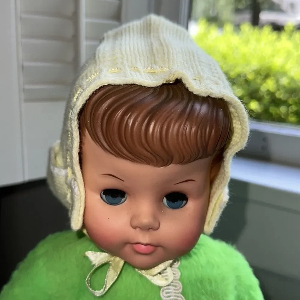 Vintage yellow knit baby bonnet/cap‎